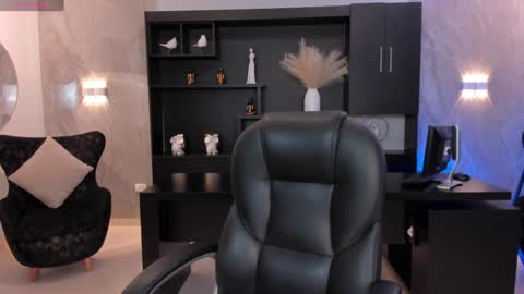 Snapshot of amydavis_ chatting on 11, 1, 2025 Amy online show from 11, 1, 2025