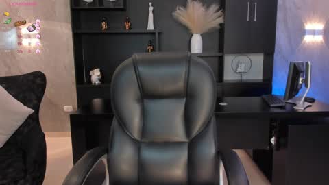 Snapshot of amydavis_ chatting on 12, 1, 2025 Amy online show from 12, 1, 2025