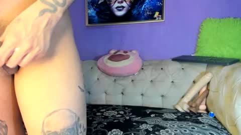 Snapshot of amydelahoz chatting on 1, 12, 2025 Amy Kamila online show from 1, 12, 2025