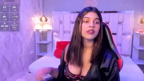 amyevan_ online show from 2, 10, 2025