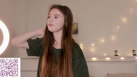 Snapshot of amylovesyouu chatting on 18, 12, 2025 amylovesyouu online show from 18, 12, 2025