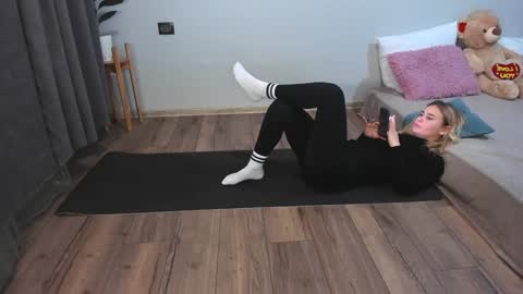 Snapshot of amymilson chatting on 4, 12, 2024 amymilson online show from 4, 12, 2024