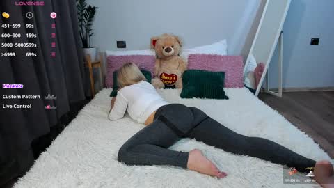 Snapshot of amymilson chatting on 18, 2, 2025 amymilson online show from 18, 2, 2025