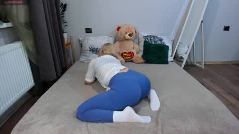 Snapshot of amymilson chatting on 26, 2, 2025 amymilson online show from 26, 2, 2025