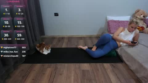 Snapshot of amymilson chatting on 11, 3, 2025 amymilson online show from 11, 3, 2025