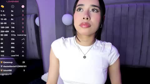 Snapshot of amyolimpo chatting on 4, 2, 2025 Amy ... Nice to meet u   thumb up me please its important online show from 4, 2, 2025