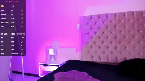 Snapshot of amyolimpo chatting on 9, 2, 2025 Amy ... Nice to meet u   thumb up me please its important online show from 9, 2, 2025