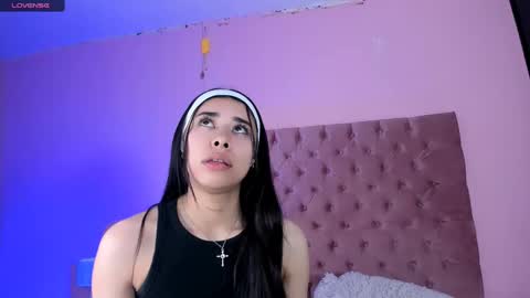 Snapshot of amyolimpo chatting on 24, 2, 2025 Amy ... Nice to meet u   thumb up me please its important online show from 24, 2, 2025