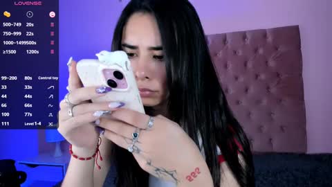 Snapshot of amyolimpo chatting on 11, 3, 2025 Amy ... Nice to meet u   thumb up me please its important online show from 11, 3, 2025