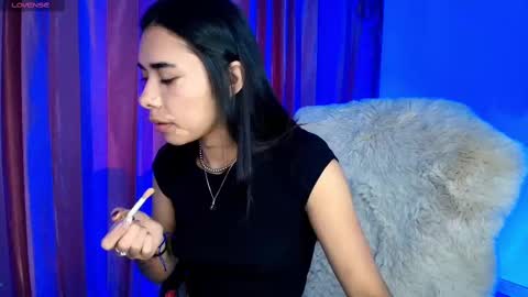 Snapshot of amyolimpo chatting on 10, 9, 2025 Amy ... Nice to meet u   thumb up me please its important online show from 10, 9, 2025