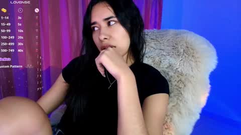 Snapshot of amyolimpo chatting on 16, 9, 2025 Amy ... Nice to meet u   thumb up me please its important online show from 16, 9, 2025