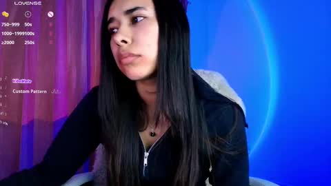 Snapshot of amyolimpo chatting on 19, 9, 2025 Amy ... Nice to meet u   thumb up me please its important online show from 19, 9, 2025