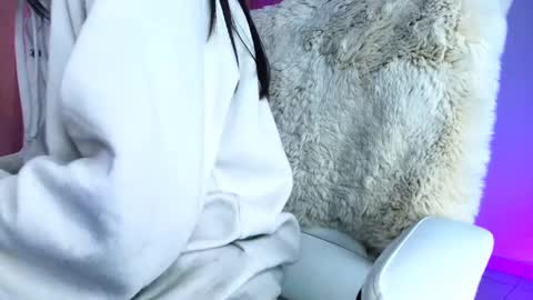 Snapshot of amyolimpo chatting on 3, 10, 2025 Amy ... Nice to meet u   thumb up me please its important online show from 3, 10, 2025