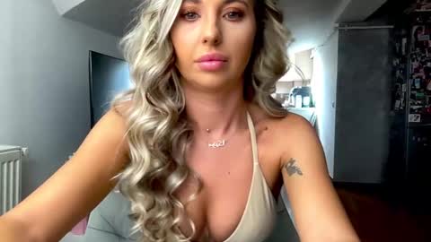 Snapshot of amyroberta92 chatting on 20, 9, 2025 amyroberta92 online show from 20, 9, 2025