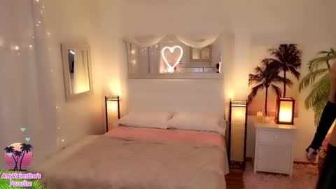 Snapshot of amyvalentine chatting on 17, 10, 2025  AmyValentine  online show from 17, 10, 2025