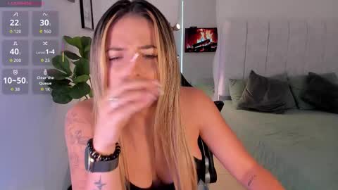 Snapshot of amywoods chatting on 9, 3, 2026 online show from 9, 3, 2026