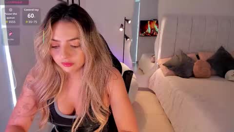 Snapshot of amywoods chatting on 26, 3, 2026 online show from 26, 3, 2026