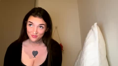 Amyyyoxxo online show from 7, 3, 2025