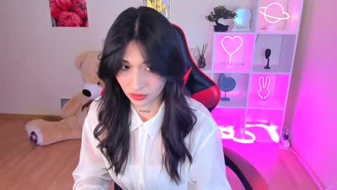 Snapshot of amzi_baby chatting on 15, 9, 2025 Amzi online show from 15, 9, 2025