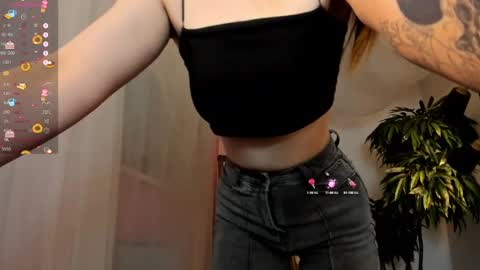 Snapshot of an6elica chatting on 31, 1, 2025 Angie online show from 31, 1, 2025