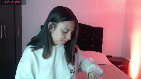 Snapshot of ana_arms_ chatting on 30, 4, 2026 ana_arms_ online show from 30, 4, 2026