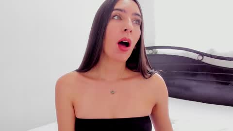Snapshot of ana_castilo chatting on 31, 1, 2025 Ana IG an castillo 1 online show from 31, 1, 2025