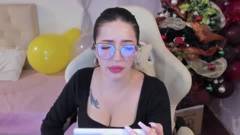 Im anna but you can call me as you want online show from 23, 12, 2024