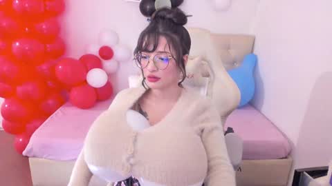 Im anna but you can call me as you want online show from 16, 2, 2026