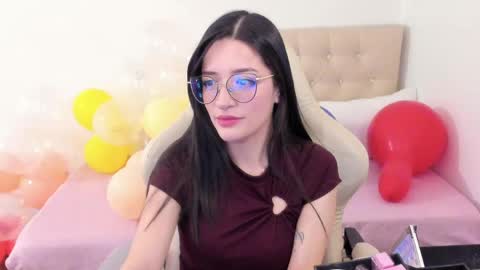 Snapshot of ana_ruuh chatting on 21, 4, 2026 Im anna but you can call me as you want online show from 21, 4, 2026