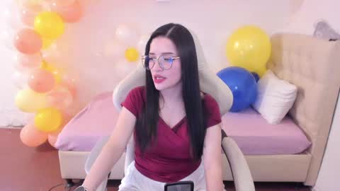Snapshot of ana_ruuh chatting on 28, 5, 2026 Im anna but you can call me as you want online show from 28, 5, 2026