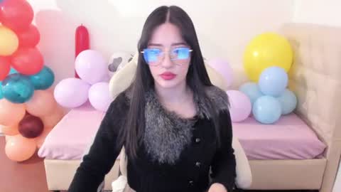 Snapshot of ana_ruuh chatting on 18, 6, 2026 Im anna but you can call me as you want online show from 18, 6, 2026