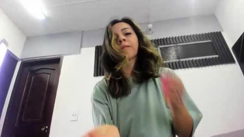 Snapshot of ana_spencerr chatting on 4, 2, 2026 Ana online show from 4, 2, 2026