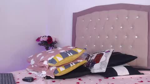 Snapshot of anaa_moon chatting on 24, 2, 2025 Ana Moon  online show from 24, 2, 2025
