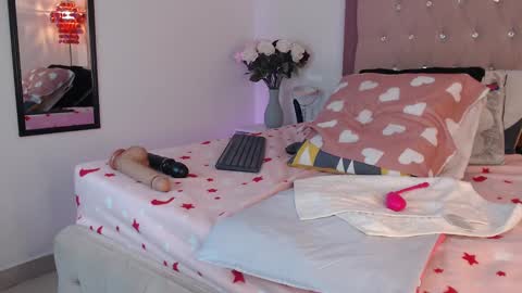 Snapshot of anaa_moon chatting on 26, 2, 2025 Ana Moon  online show from 26, 2, 2025