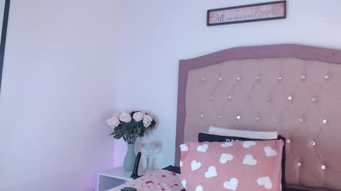Snapshot of anaa_moon chatting on 28, 2, 2025 Ana Moon  online show from 28, 2, 2025
