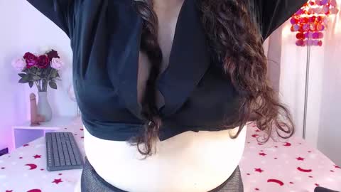 Snapshot of anaa_moon chatting on 8, 3, 2025 Ana Moon  online show from 8, 3, 2025