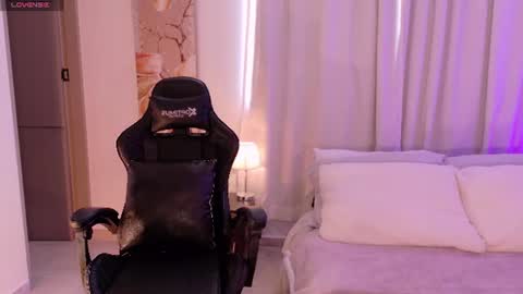 ANABEL WOLF  online show from 15, 6, 2026