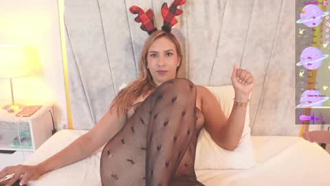 Snapshot of anacooperr_ chatting on 23, 12, 2024 Ana Sofia Cooper online show from 23, 12, 2024