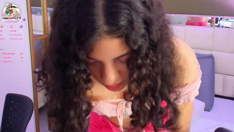 Anahi  online show from 4, 1, 2025
