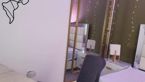 Snapshot of anahi_maite chatting on 30, 9, 2025 Anahi online show from 30, 9, 2025