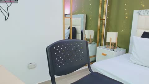 Snapshot of anahi_maite chatting on 6, 10, 2025 Anahi online show from 6, 10, 2025