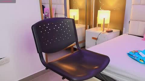 Snapshot of anahi_maite chatting on 21, 10, 2025 Anahi online show from 21, 10, 2025