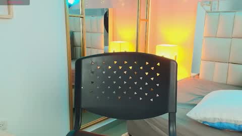 Snapshot of anahi_maite chatting on 16, 12, 2025 Anahi online show from 16, 12, 2025