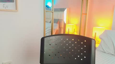 Snapshot of anahi_maite chatting on 7, 1, 2026 Anahi online show from 7, 1, 2026