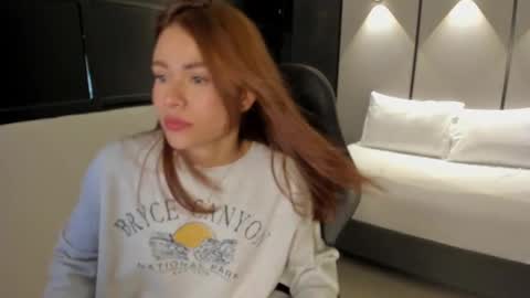 Snapshot of anahi_wood_ chatting on 23, 9, 2025 A N A H I online show from 23, 9, 2025
