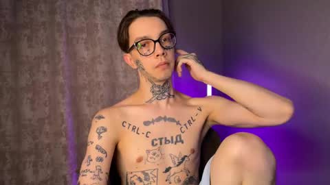 Snapshot of anahori_simon chatting on 6, 3, 2025 simon online show from 6, 3, 2025