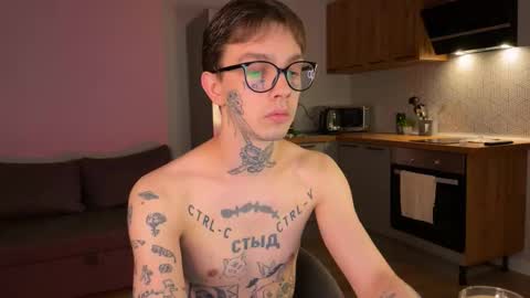 Snapshot of anahori_simon chatting on 10, 10, 2025 simon online show from 10, 10, 2025