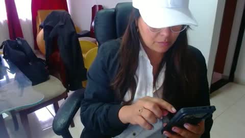 Snapshot of anaids_dam chatting on 18, 12, 2024 anaids online show from 18, 12, 2024