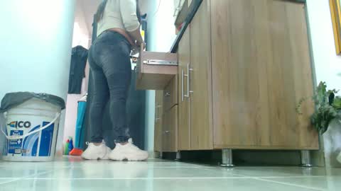 Snapshot of anaids_dam chatting on 17, 10, 2025 anaids online show from 17, 10, 2025