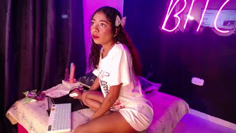Snapshot of anais__cooper_ chatting on 12, 12, 2024 anais cooper online show from 12, 12, 2024